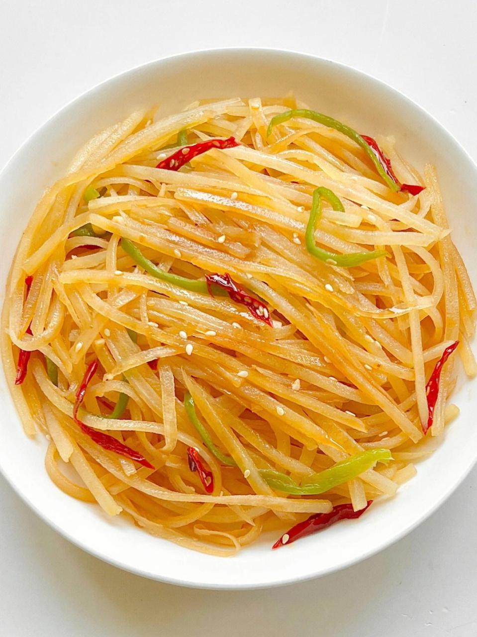 夏天土豆丝就应该这么吃[浪]|||凉拌土豆丝[浪] 清脆爽口,酸辣开胃巨