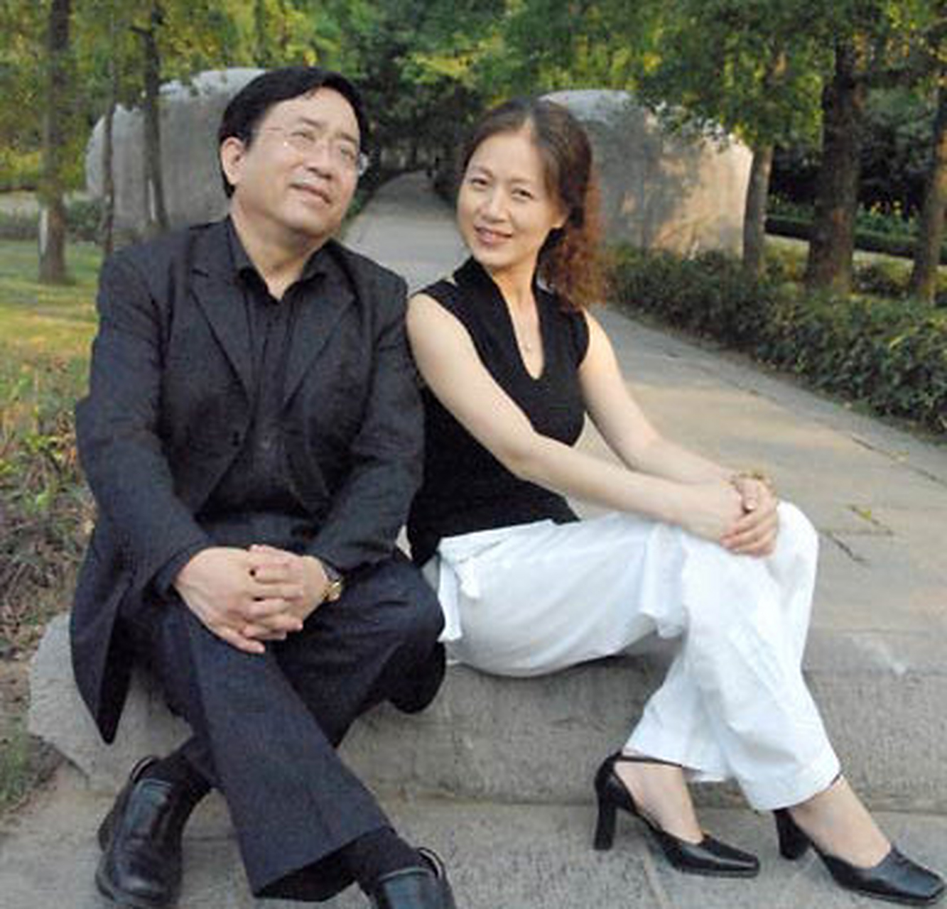 为了8岁的女儿,李红选择睁一只眼闭一只眼.