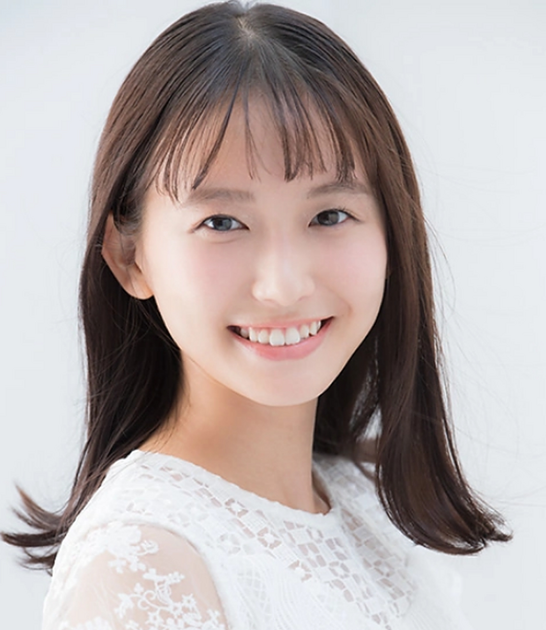 志田音音是一位看起来很纯洁的女孩,她的演艺事业始于上世纪90年代,她