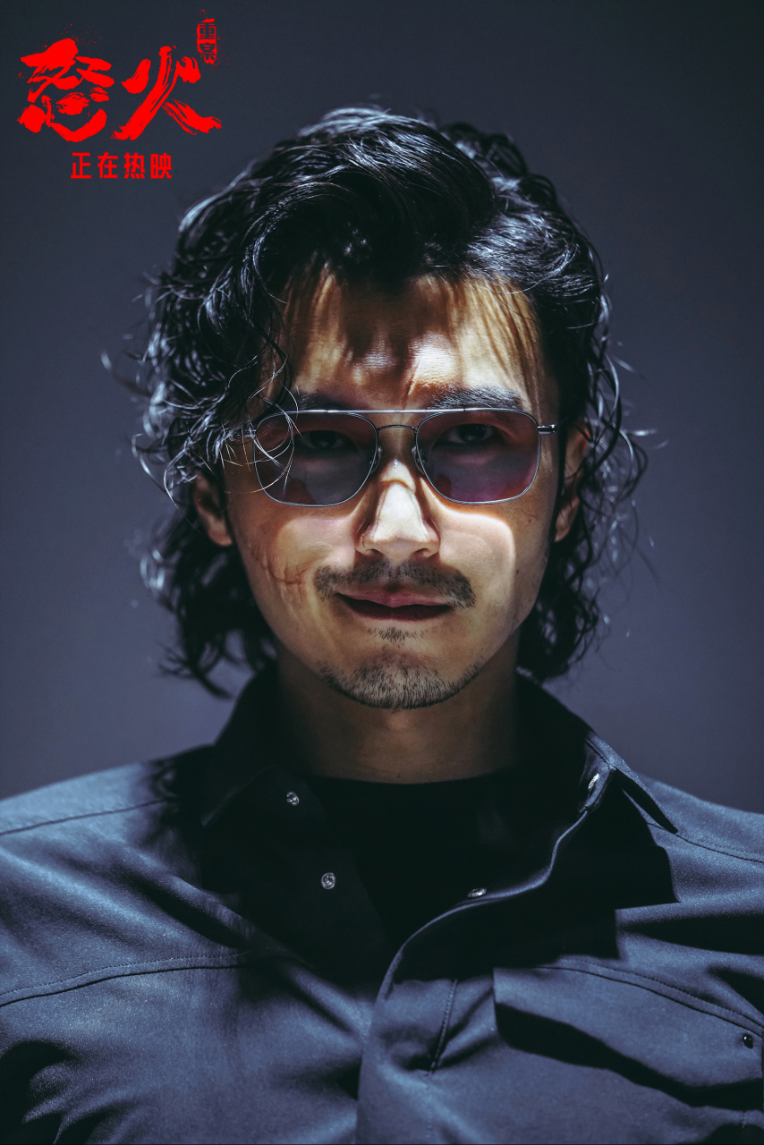 谢霆锋在《怒火重案》里饰演的阿敖真的挺帅的. 疯批美人啊