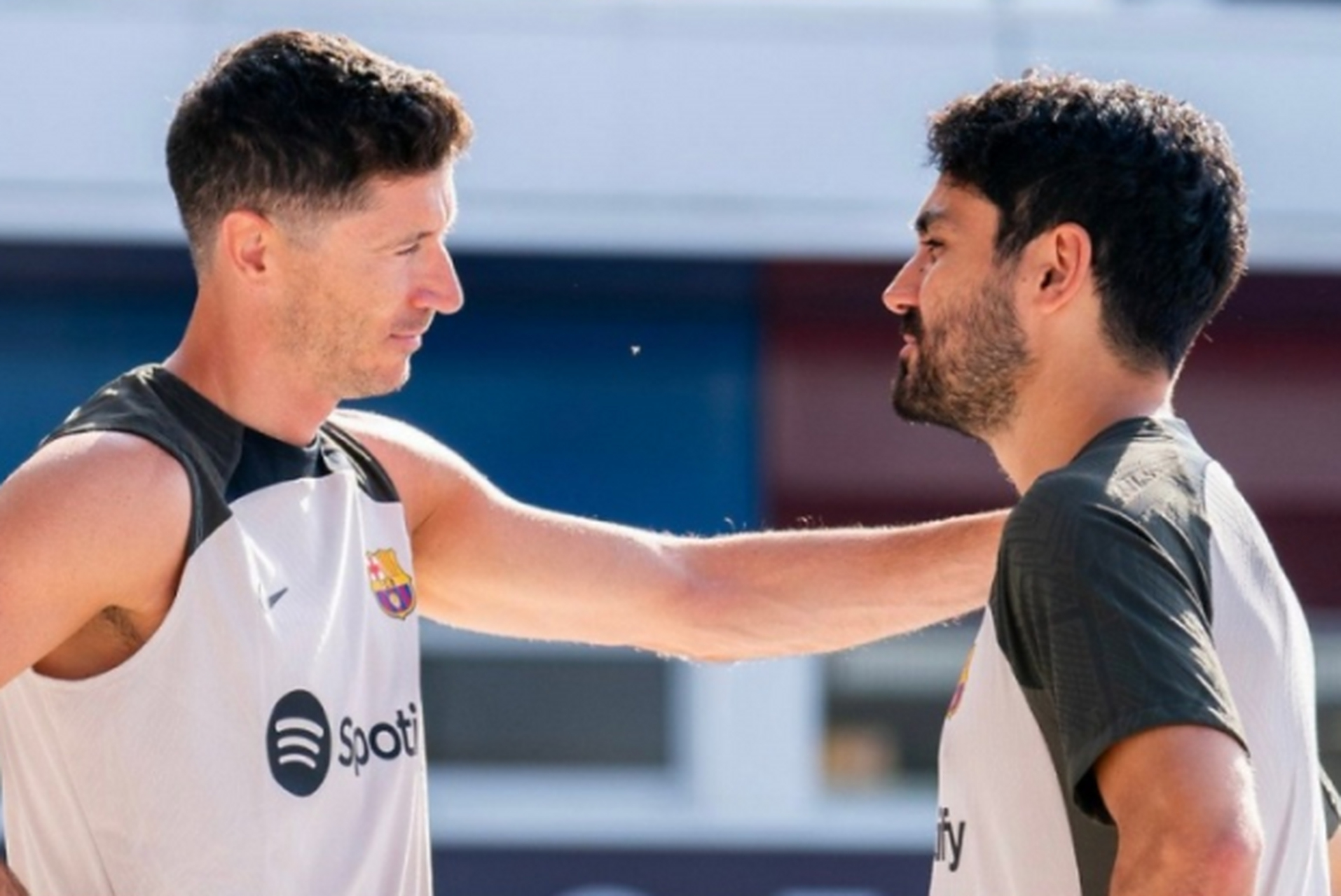 罗伊斯】 莱万来到了巴萨, 京多安也来到了巴萨, 还有一个登贝莱, 还