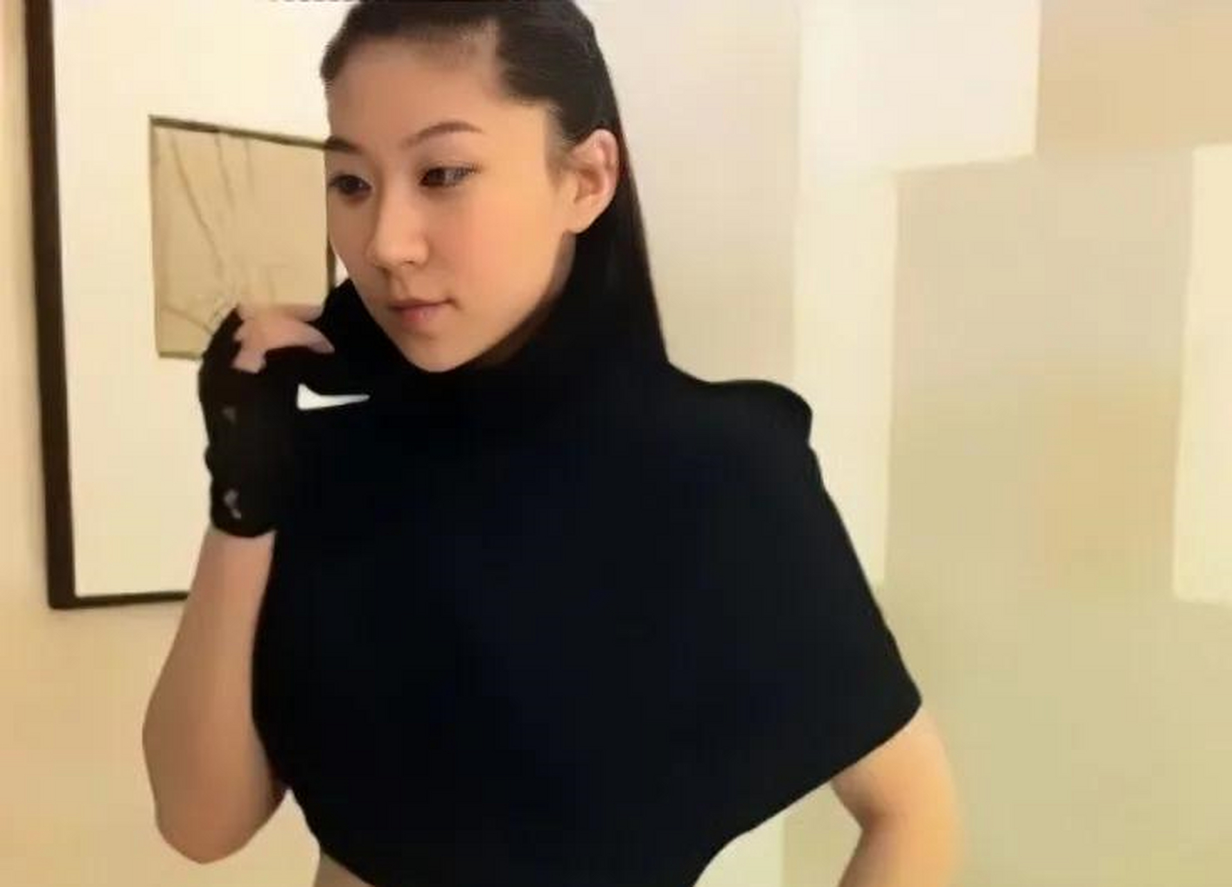 coco谢贤的靓丽女友,恋爱12年获得2000万,人生到底值不值