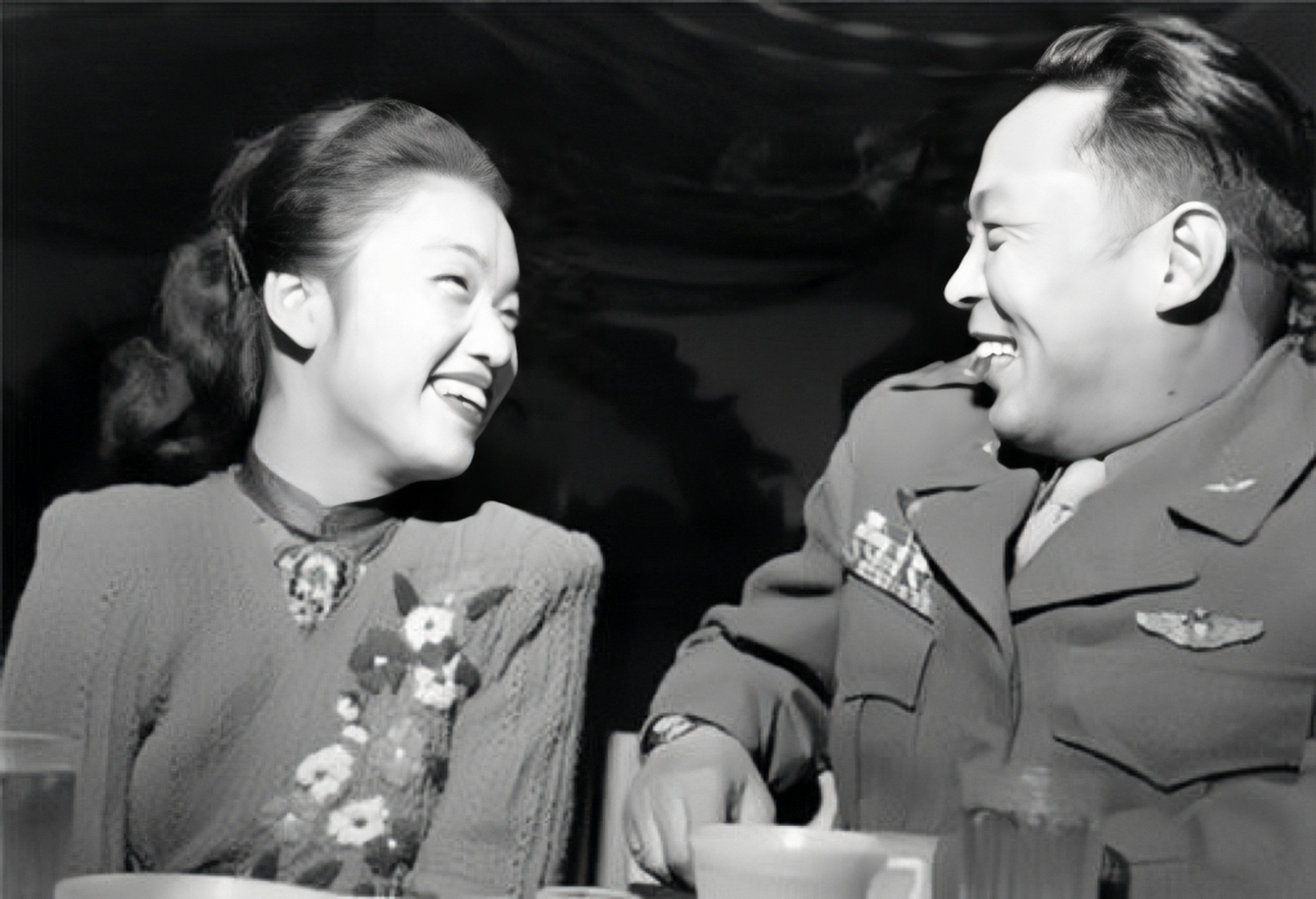 1919年,连长陈济棠与戏子莫秀英相识,并向她求亲,但莫秀英却告诉他