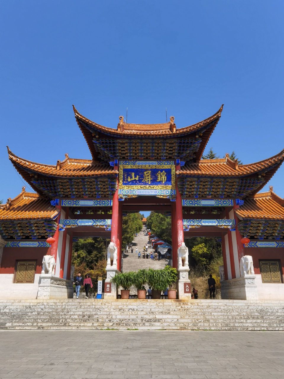 云南弥勒攻略|与佛同名的城市  弥勒属于云南省红河州,距离昆明很近