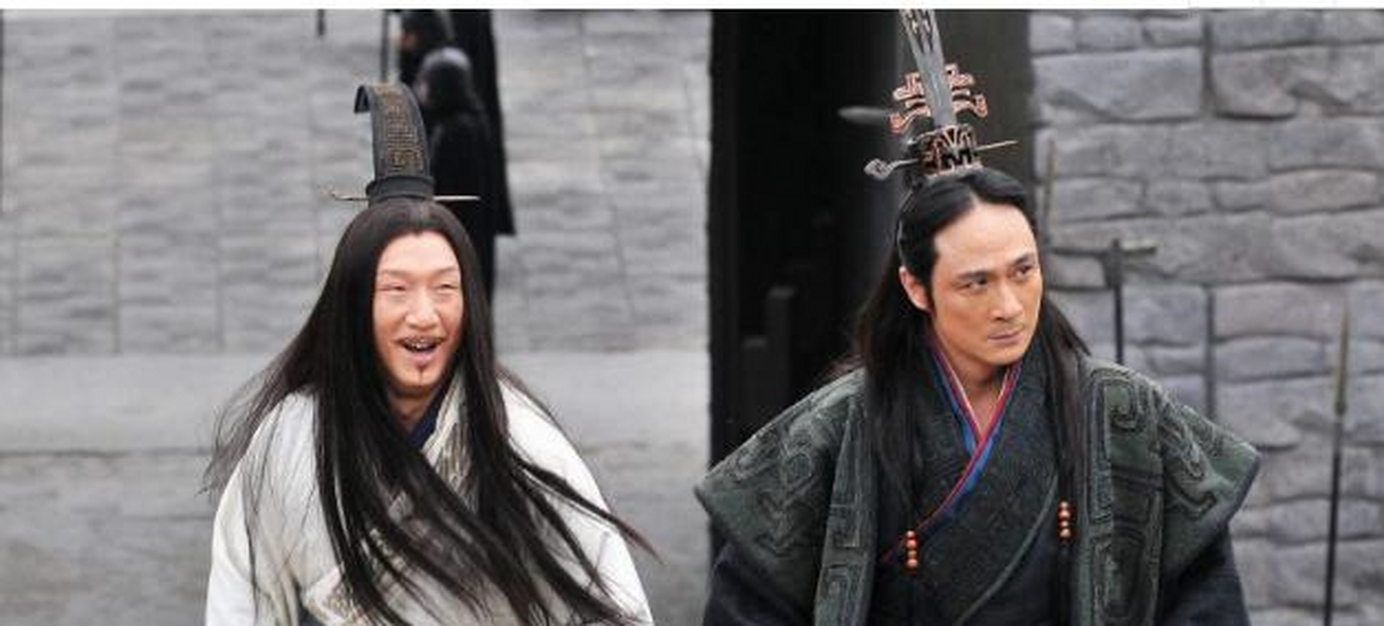 还有东阳甯君去哪了秦嘉是景驹方面真正的实权派,东阳甯君与之并列,之