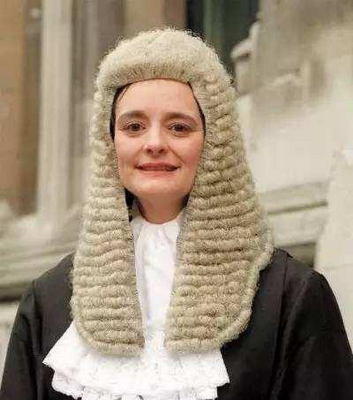 英国法庭布局图片