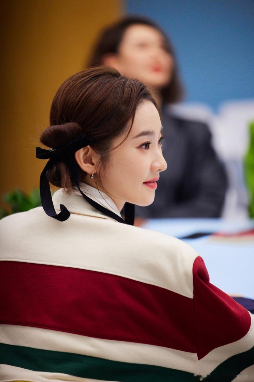 今日份糖妹新鲜物料张艺凡女子推理社最新节目剧照从曝光的剧照来看