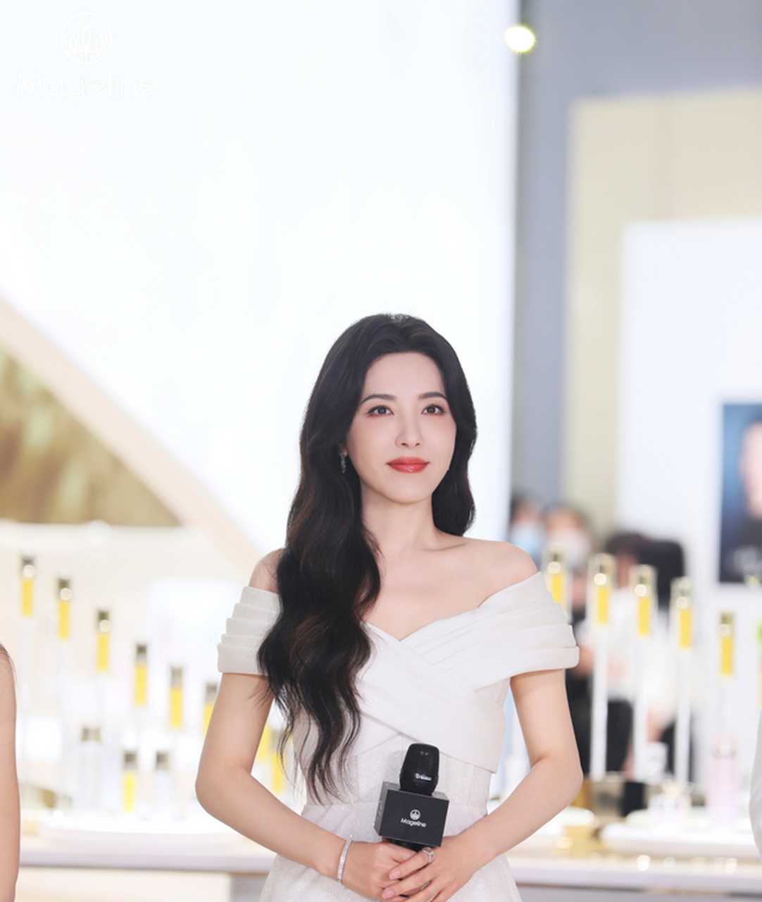 感谢麦吉丽品牌挚友曾黎亲临"麦吉丽全球概念店闪耀启幕",现场分享她