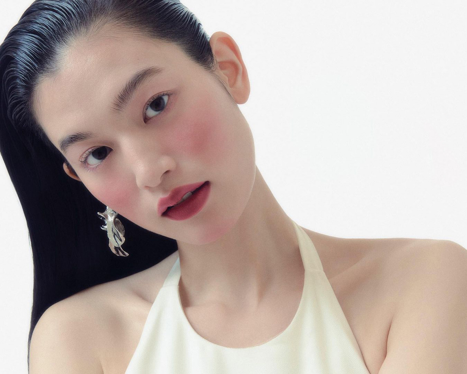 立花惠理 最新美妆画报,长在了审美点上的氛围感美人!