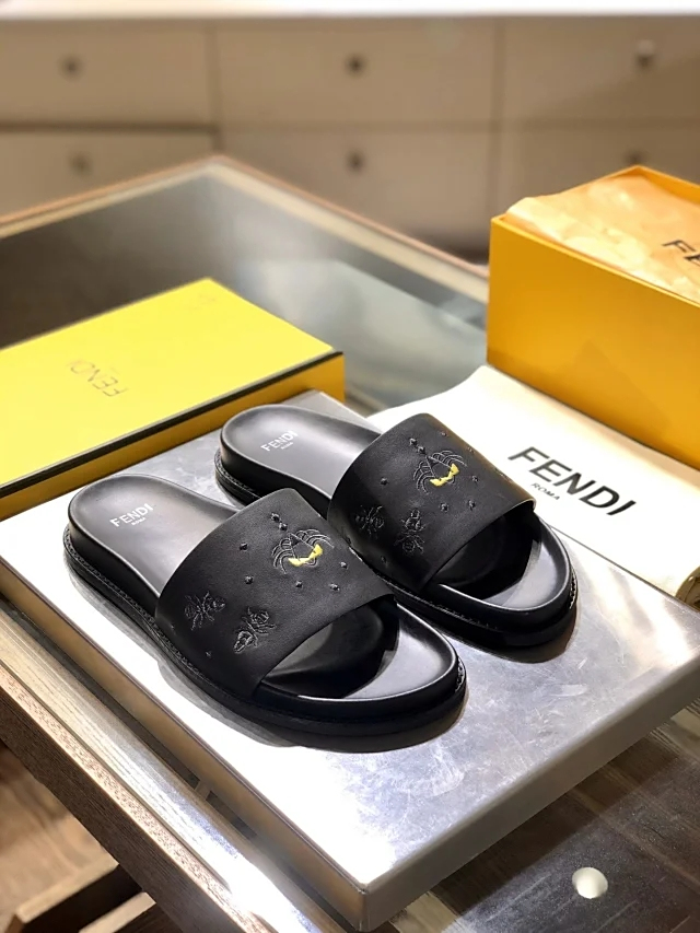 芬迪时尚休闲拖鞋