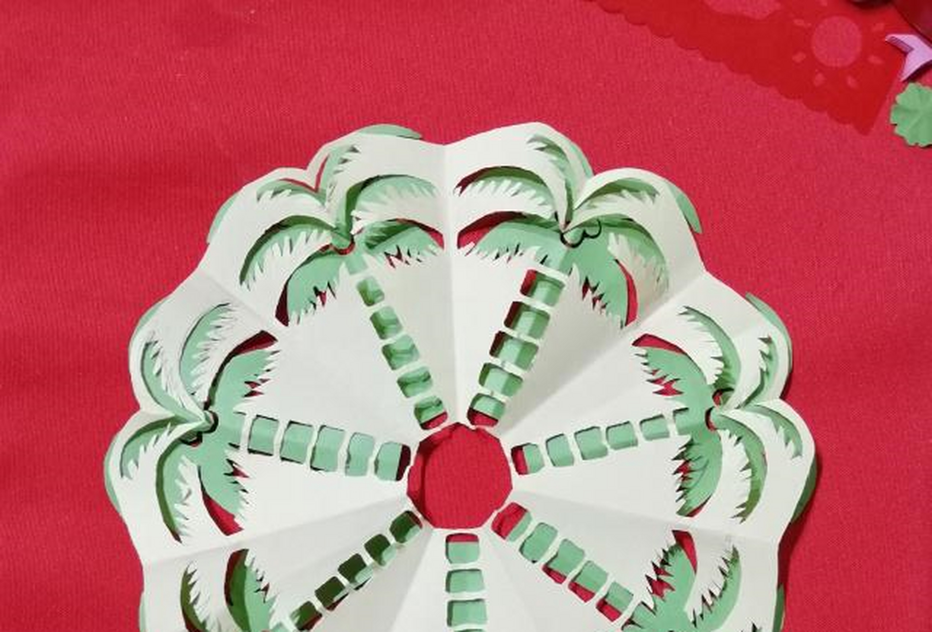 一天一个剪纸《七棵椰子树》