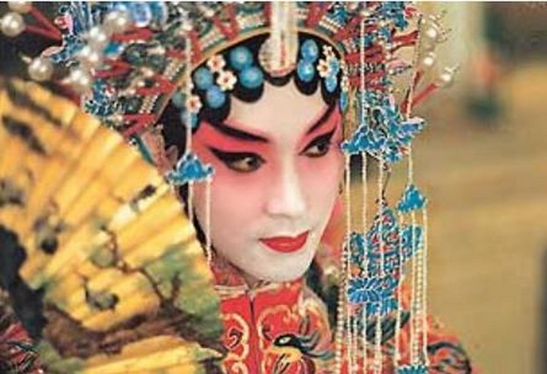 《霸王别姬》中程蝶衣一角,当时有3个人在竞争,其中就有姜文,原来当时