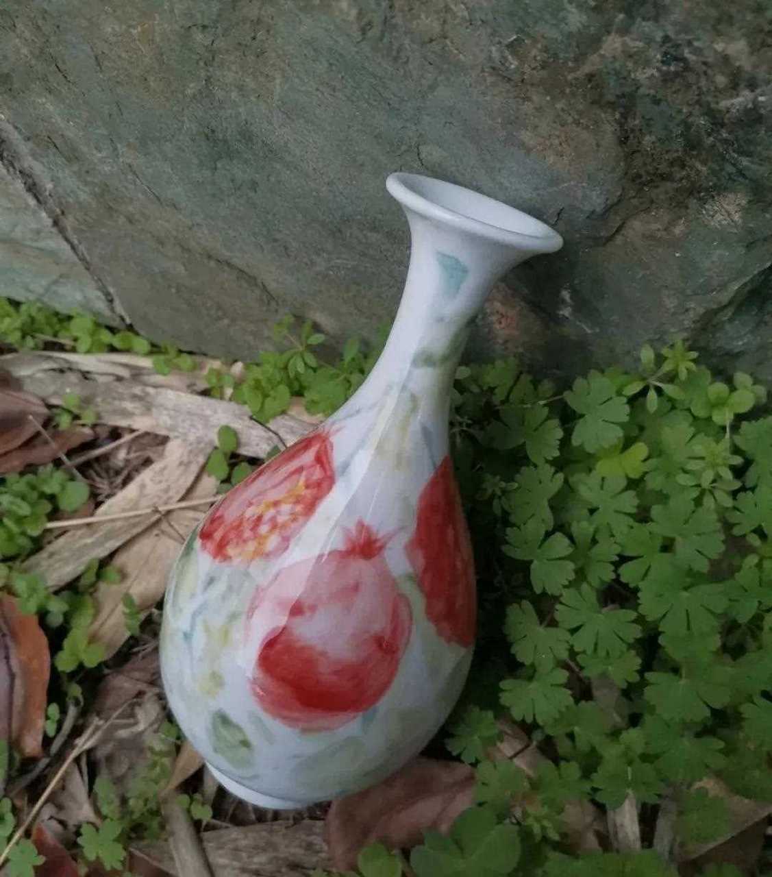 这么漂亮的瓶子也丢掉了么?我能捡回去,用来插花吗?