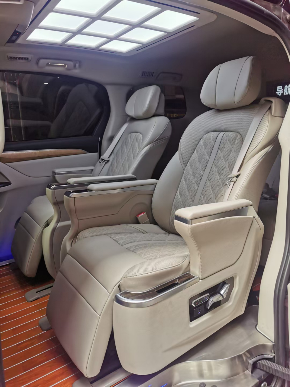 西安gl8652t改装3万预算,合正别克gl8简单升级,大气又实惠