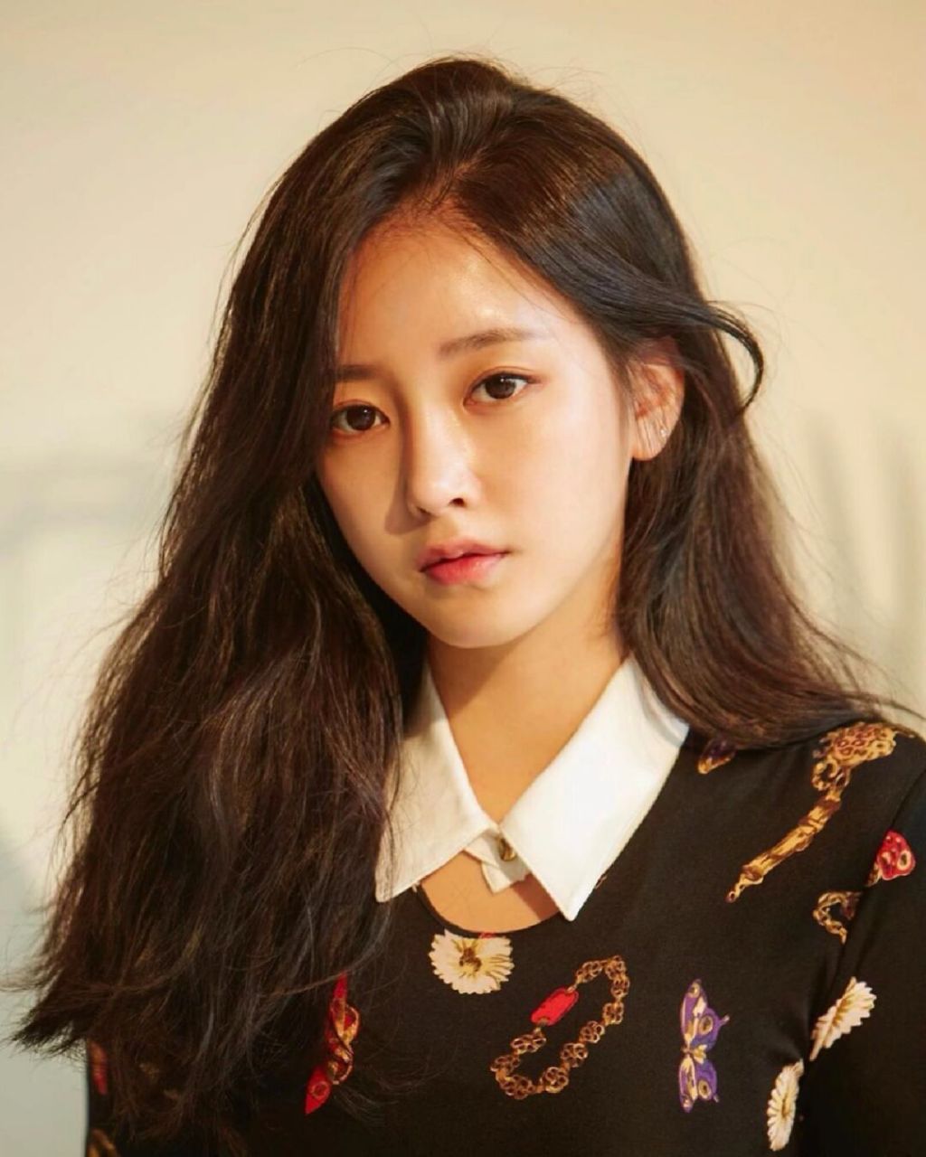 退出少女时代的她成了皇冠女团队长  出道前叫朴仁静 出道后改名