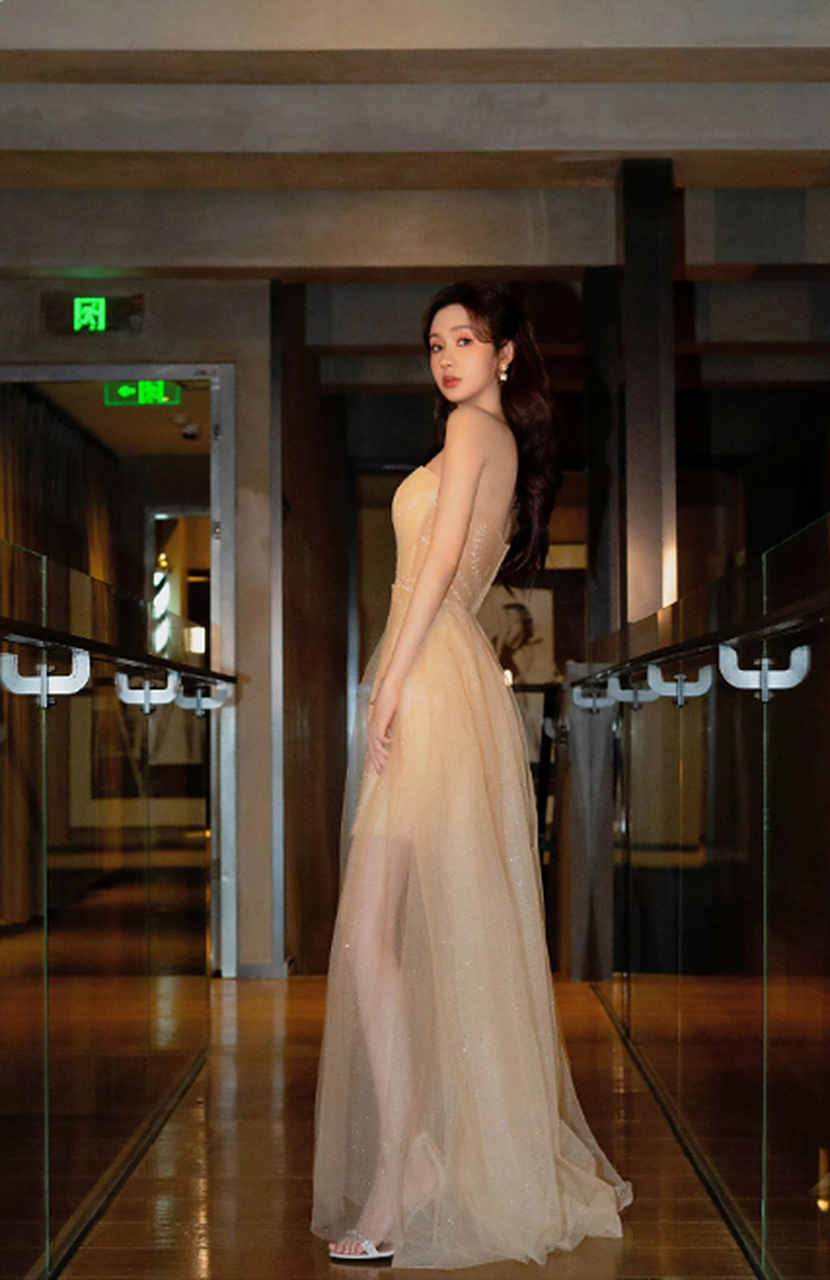 郑合惠子 高跟凉鞋 大长腿