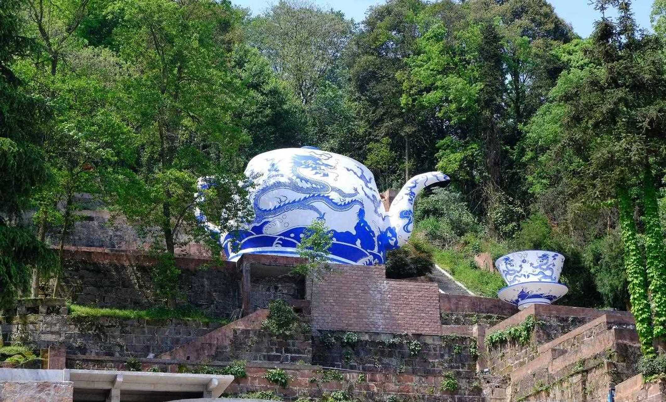 雅安蒙顶山上的"天下第一壶"焕新装了,你觉得好看吗?