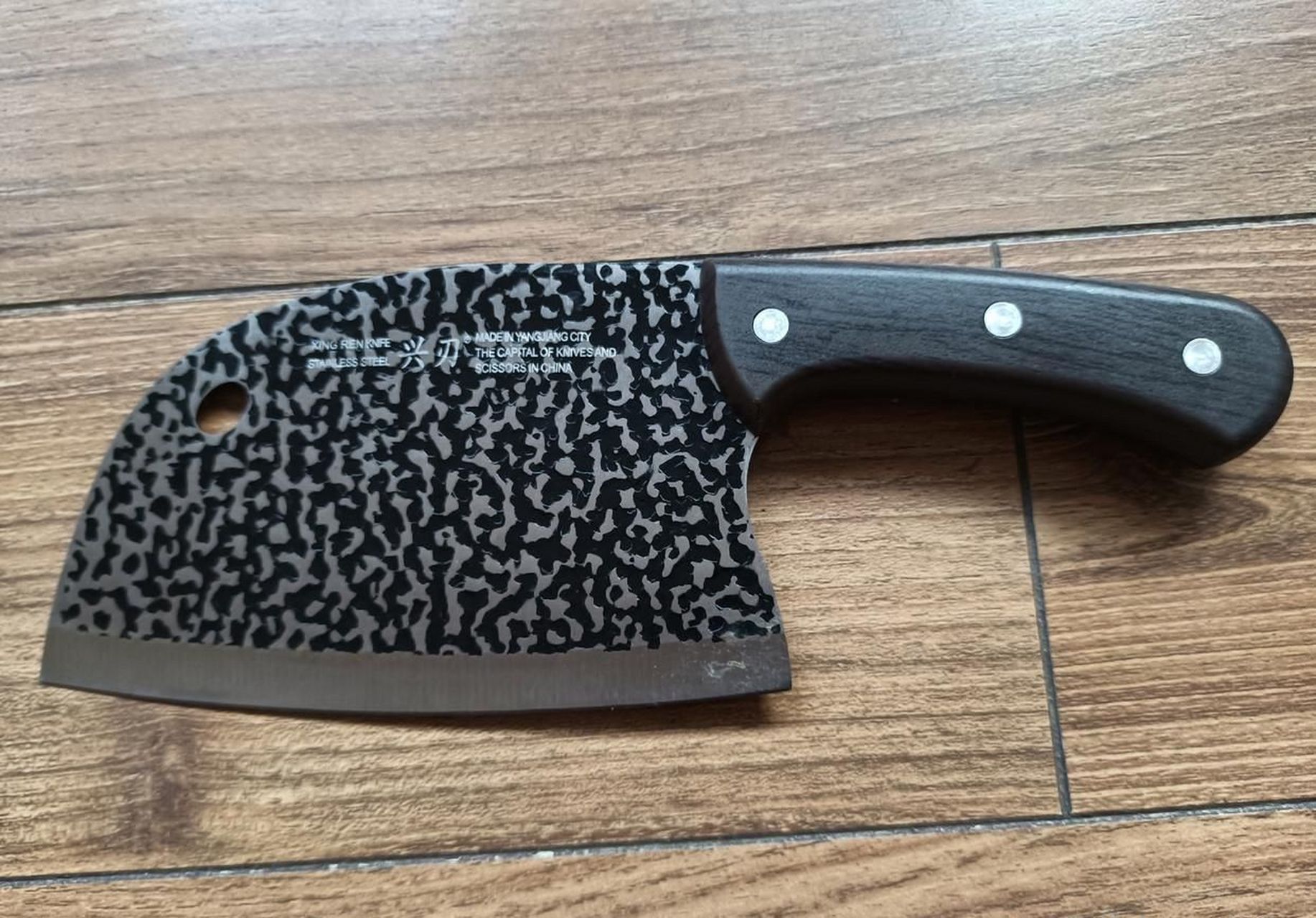 鱼头刀,下切菜上割手,为了保住我的手,扔了这把刀.