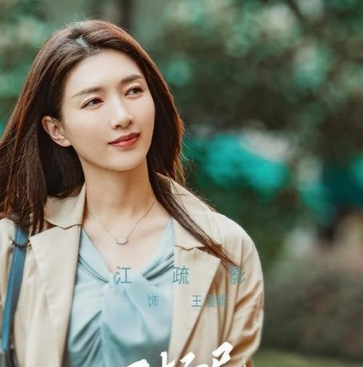 《小巷名流》演员阵容很强大,主演是黄渤,沈腾,王迅,江疏影,可以说