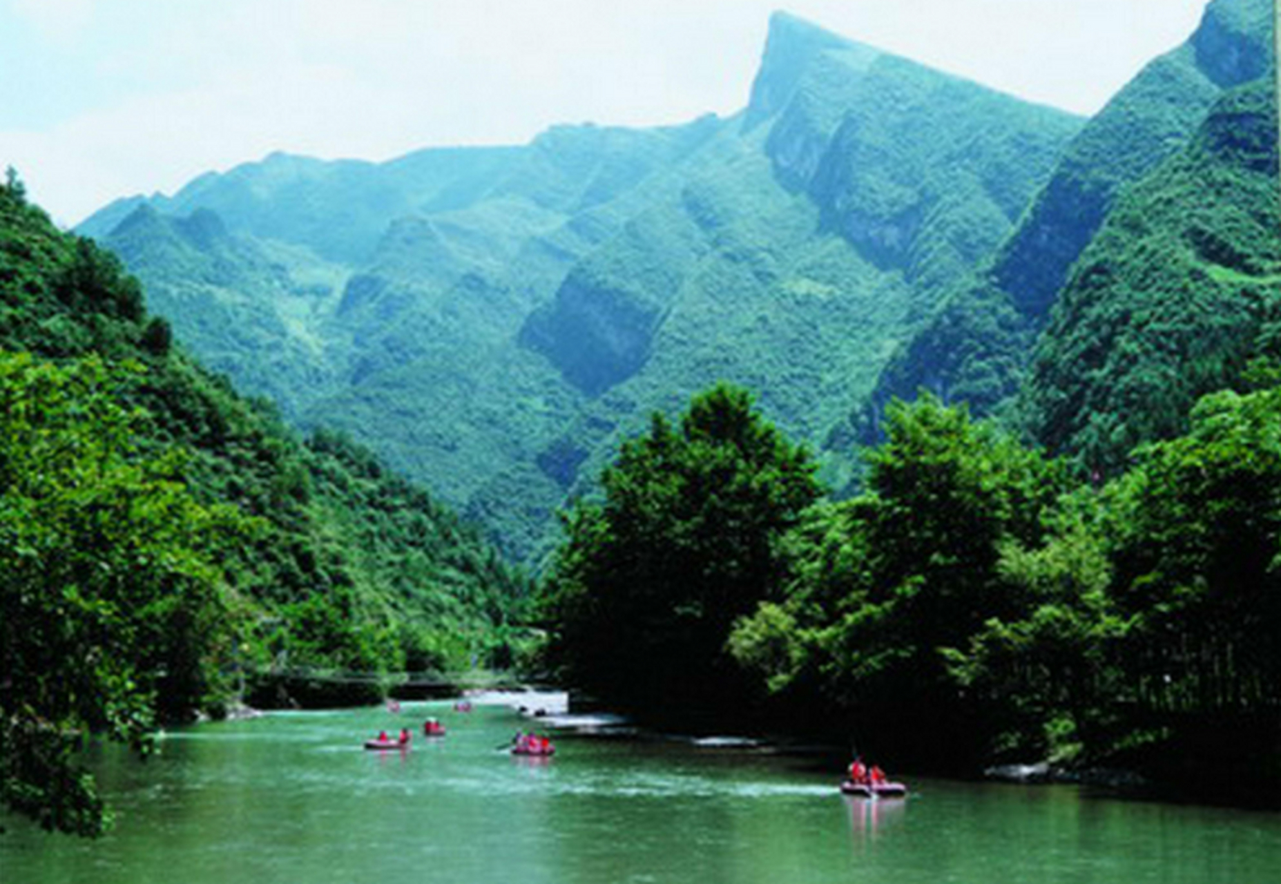 万源龙潭河:它这里漂流项目很受游客喜爱,它还被赞誉为"巴山万水第一