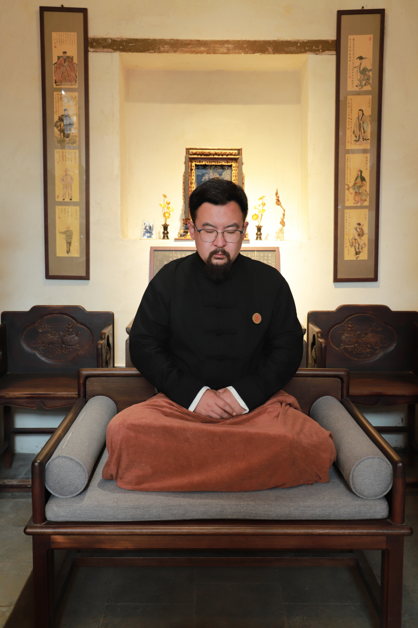 渐法三乘(阎子龙) 近来常有人问:最上一乘丹法