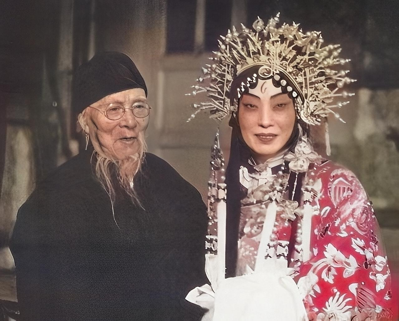 齐白石没有回避这个问题,而是直接说:"她真的很漂亮.