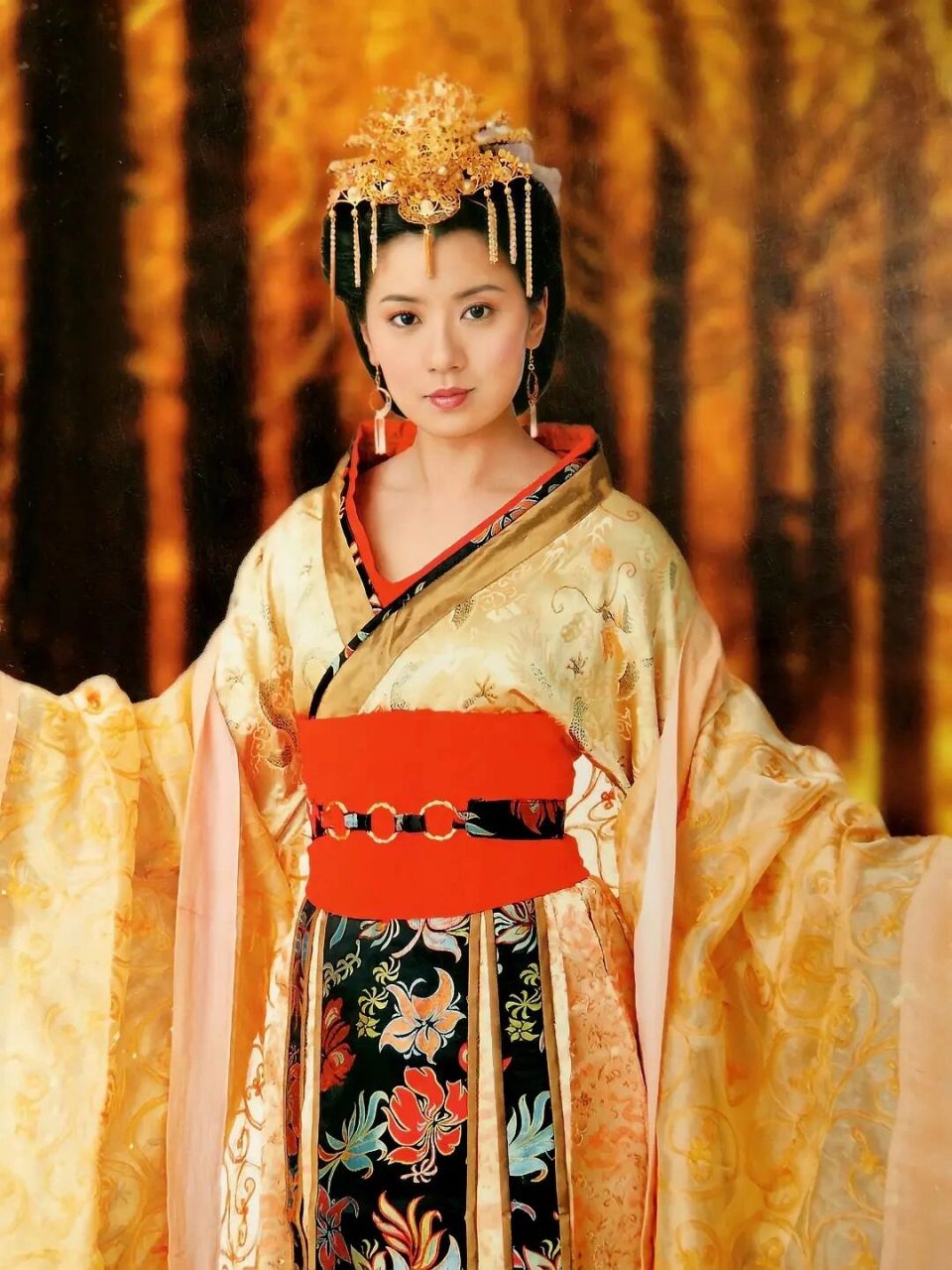 至尊红颜的贾静雯,可以说是古装颜值天花板  贾静雯参加浪姐的状态也