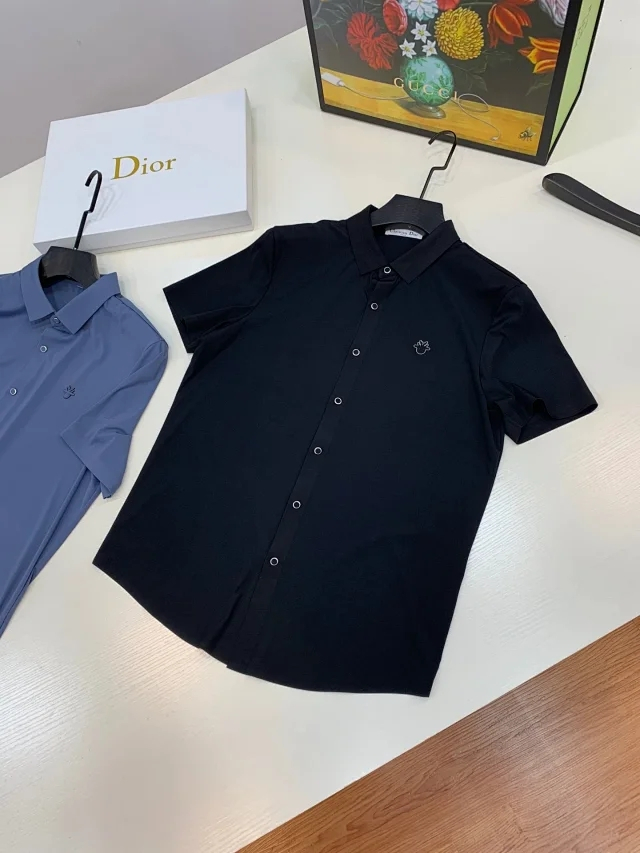 今日分享:迪奥衬衣 进口冰丝针织面料!摩登大气.