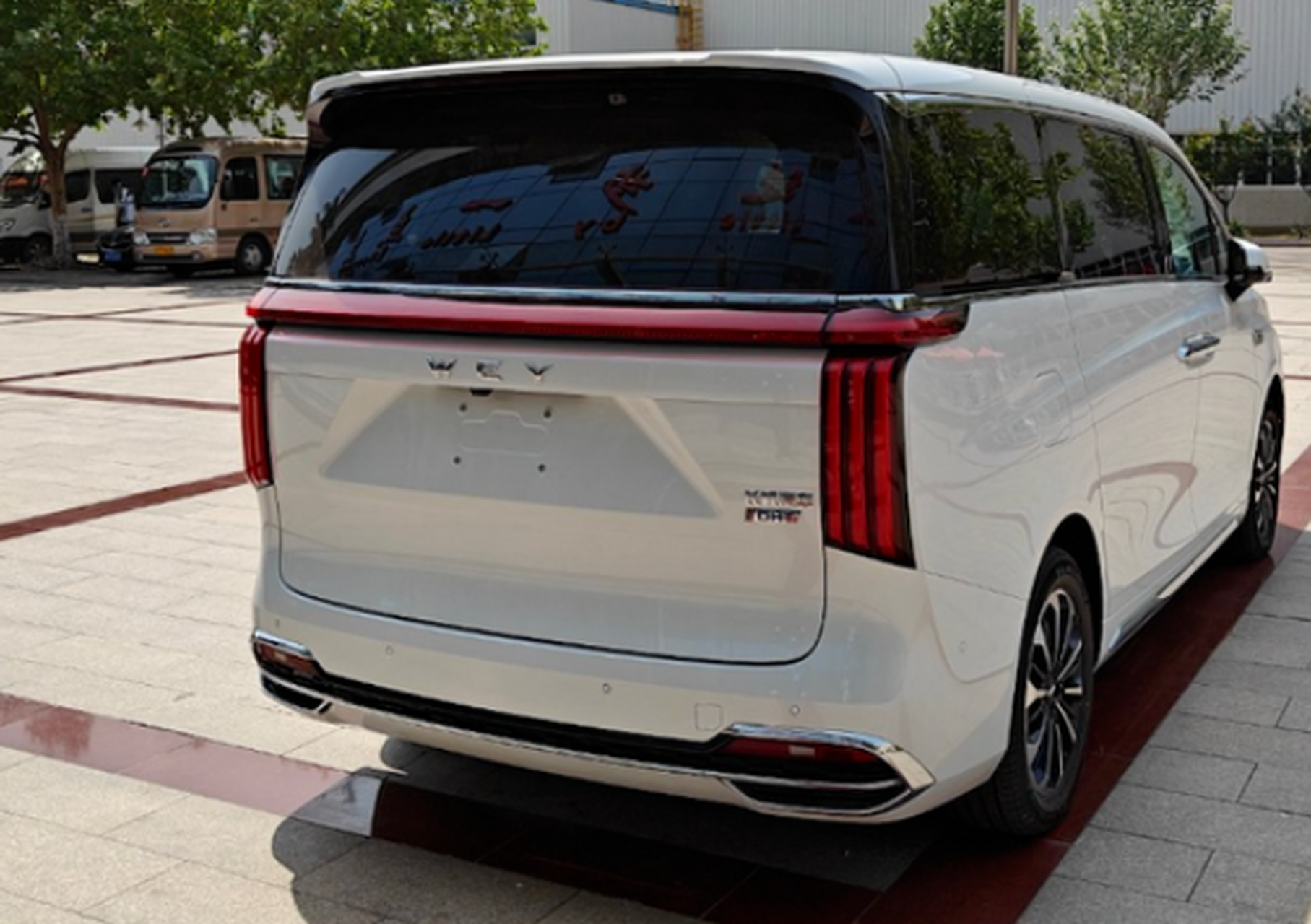 长城wey最新推出的"高山mpv"引起了广泛关注,该车在设计和内饰上带来