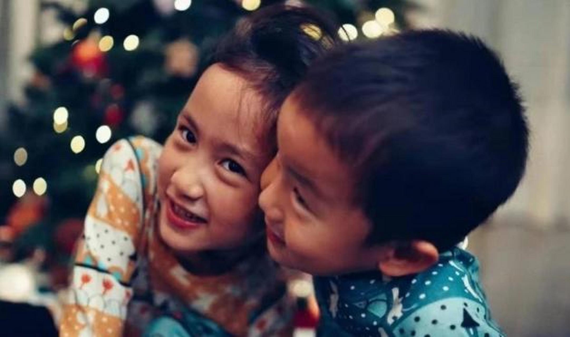 02 黄磊家这个弟弟从来没有正面出镜,网友一直借此诟病黄磊孙莉