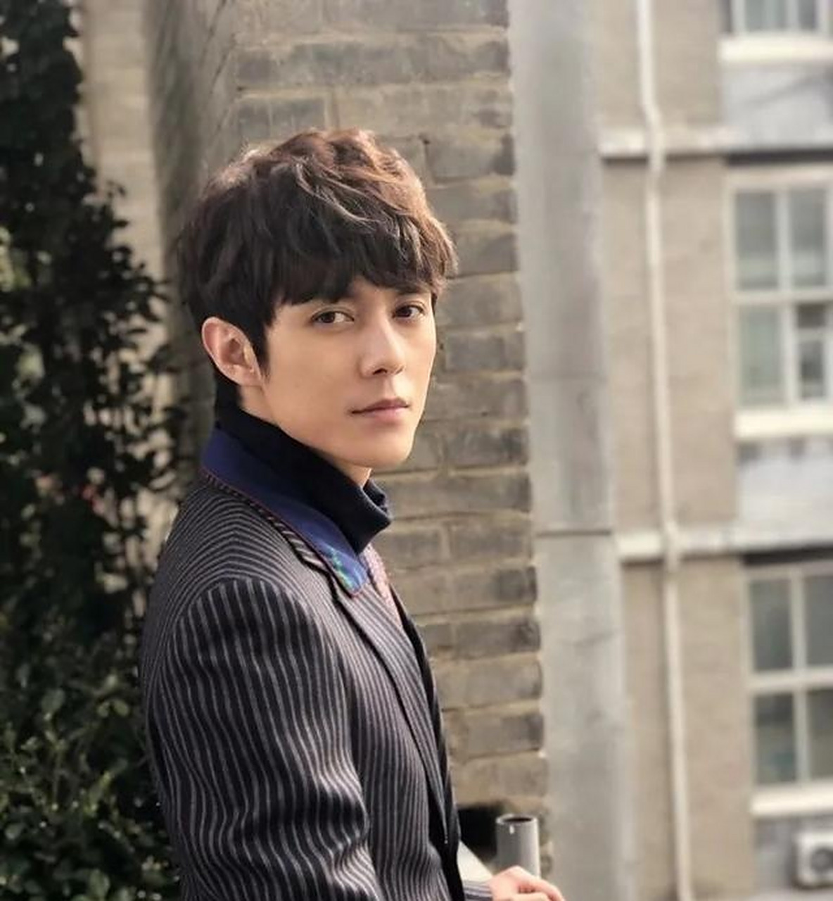 张超在和酷格交往之前,好过一个小姑娘,那姑娘因为和张超分手经不住