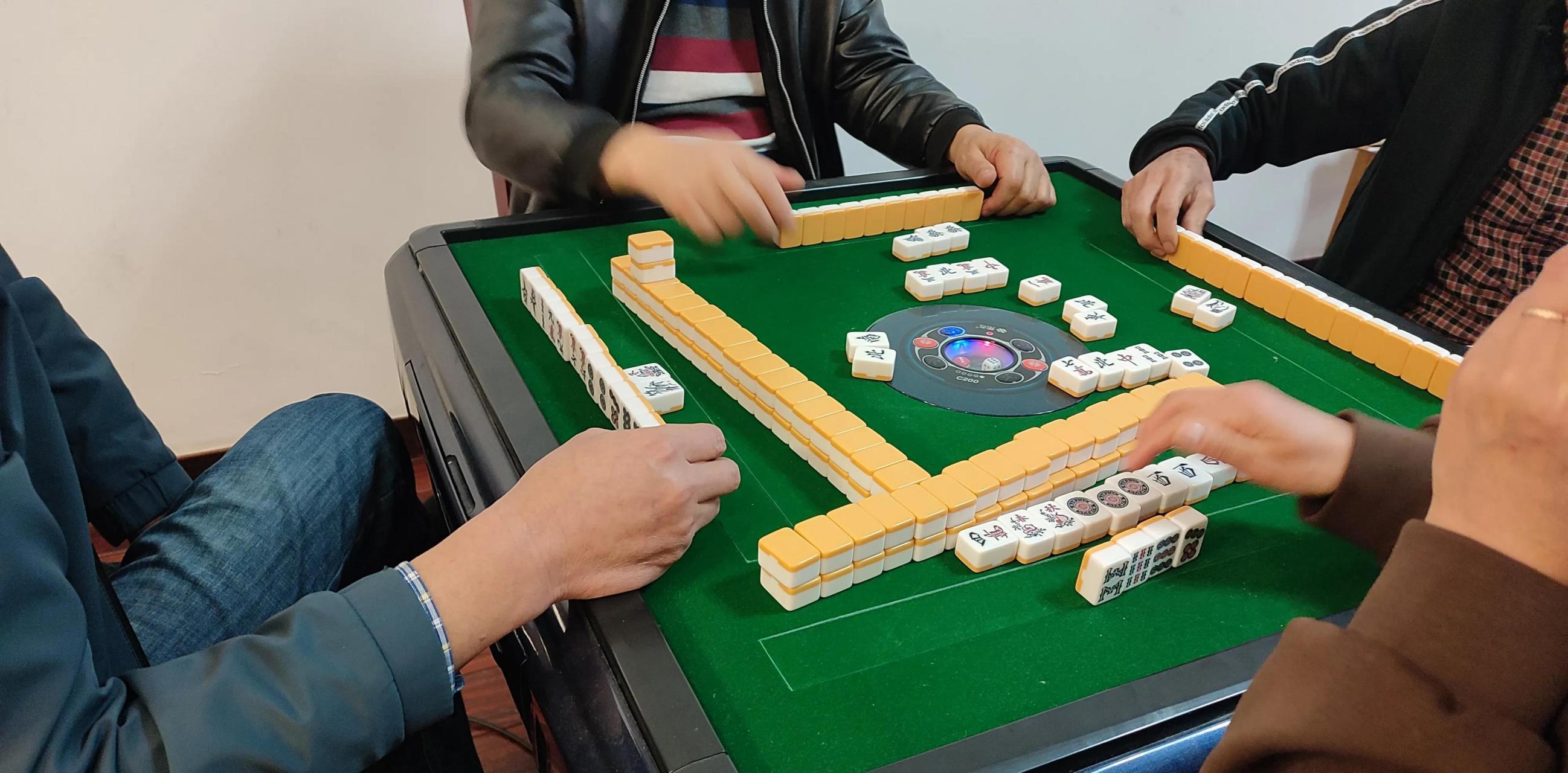 棋牌室打牌照片图片