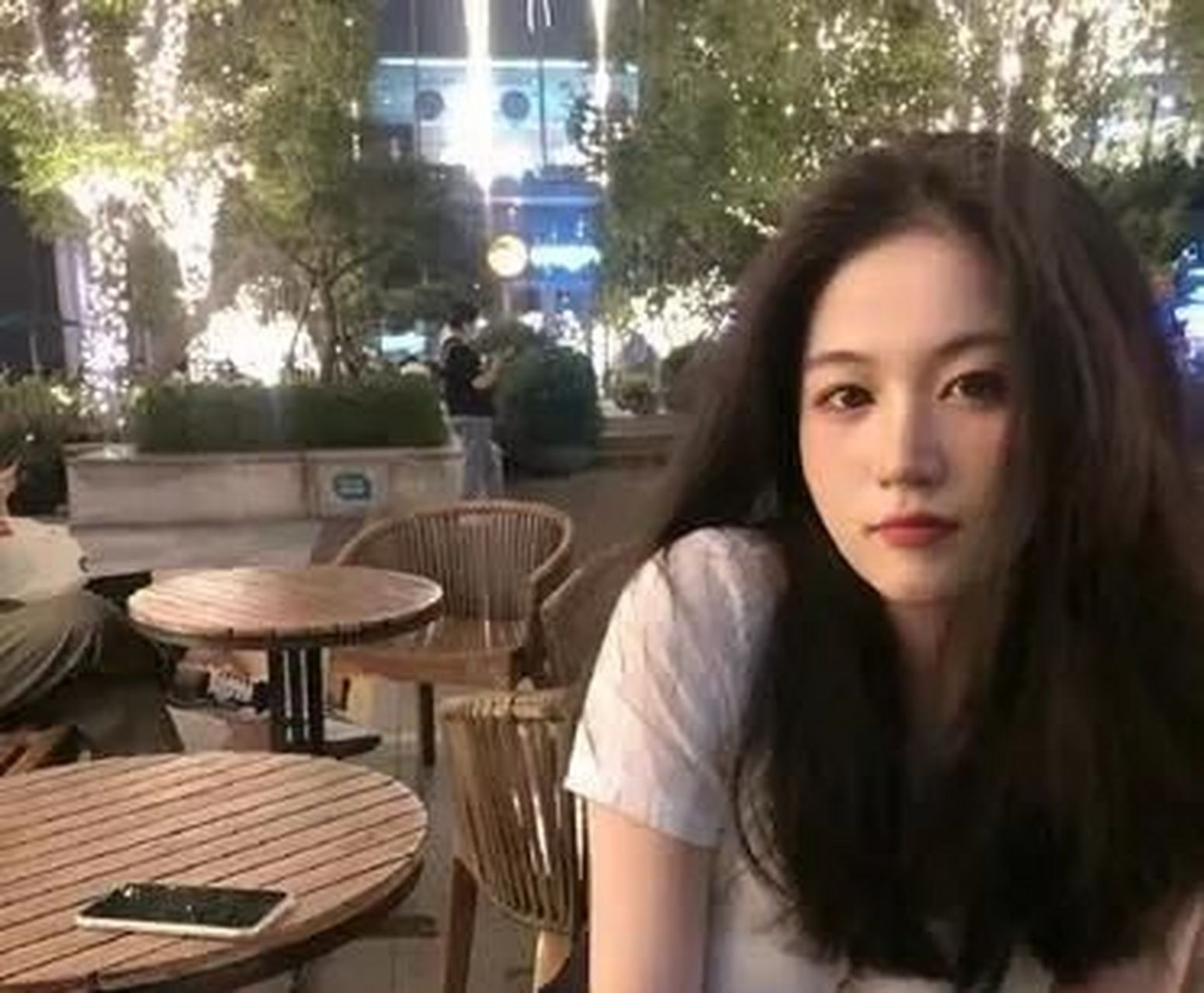 和聊了一年多的女网友第一次见面.