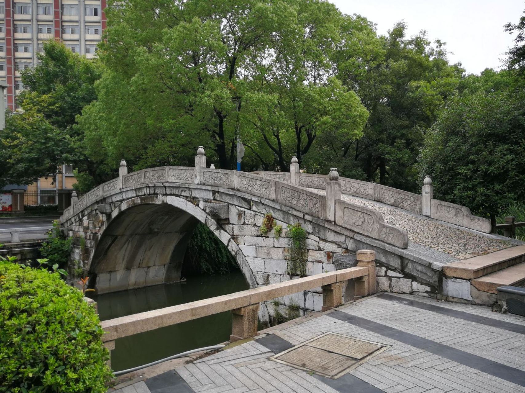 皋橋是江蘇省太倉市城廂鎮的一座古橋,建於元統二年(1334年),原名興福