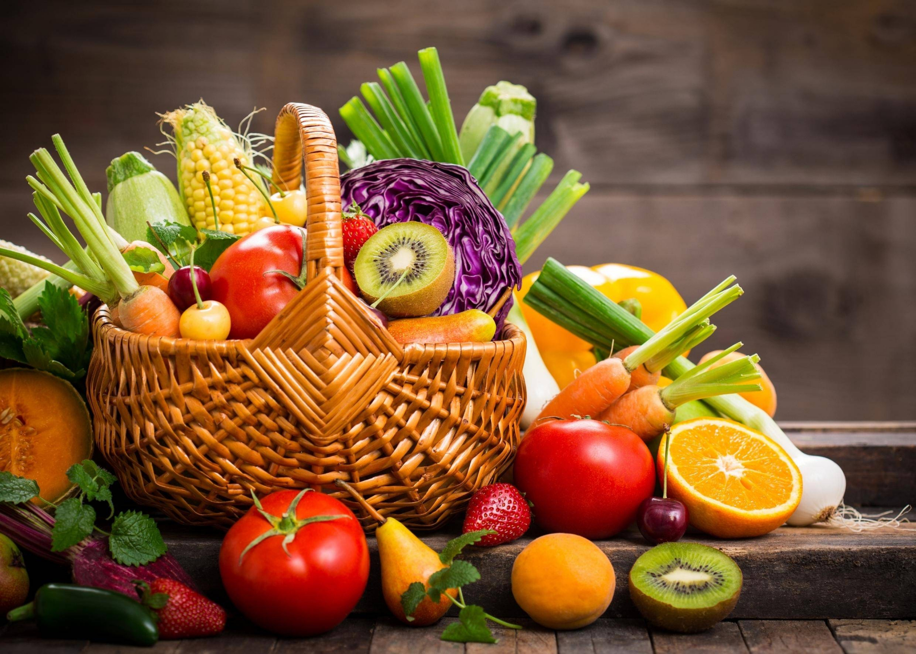 全球十大抗氧化的食物  1,	石榴 富含维生素c和叶酸; 2,	洋葱 富含硒