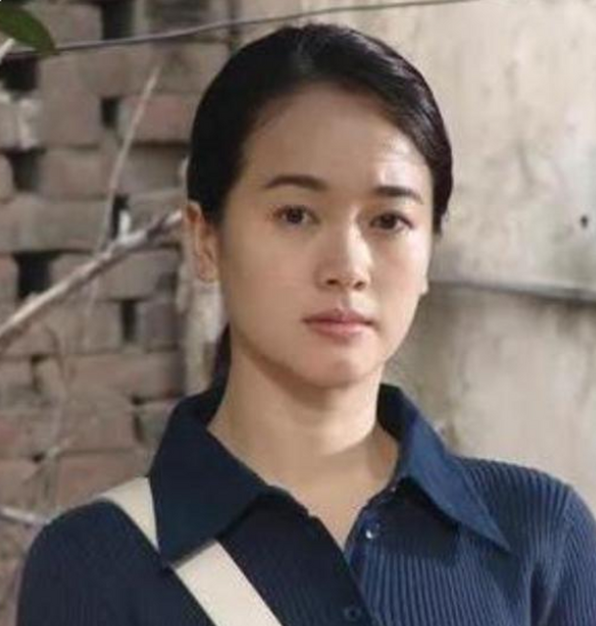 神秘女作家豆豆,她只有高中文化,但是所创作的书籍皆无比畅销,一举