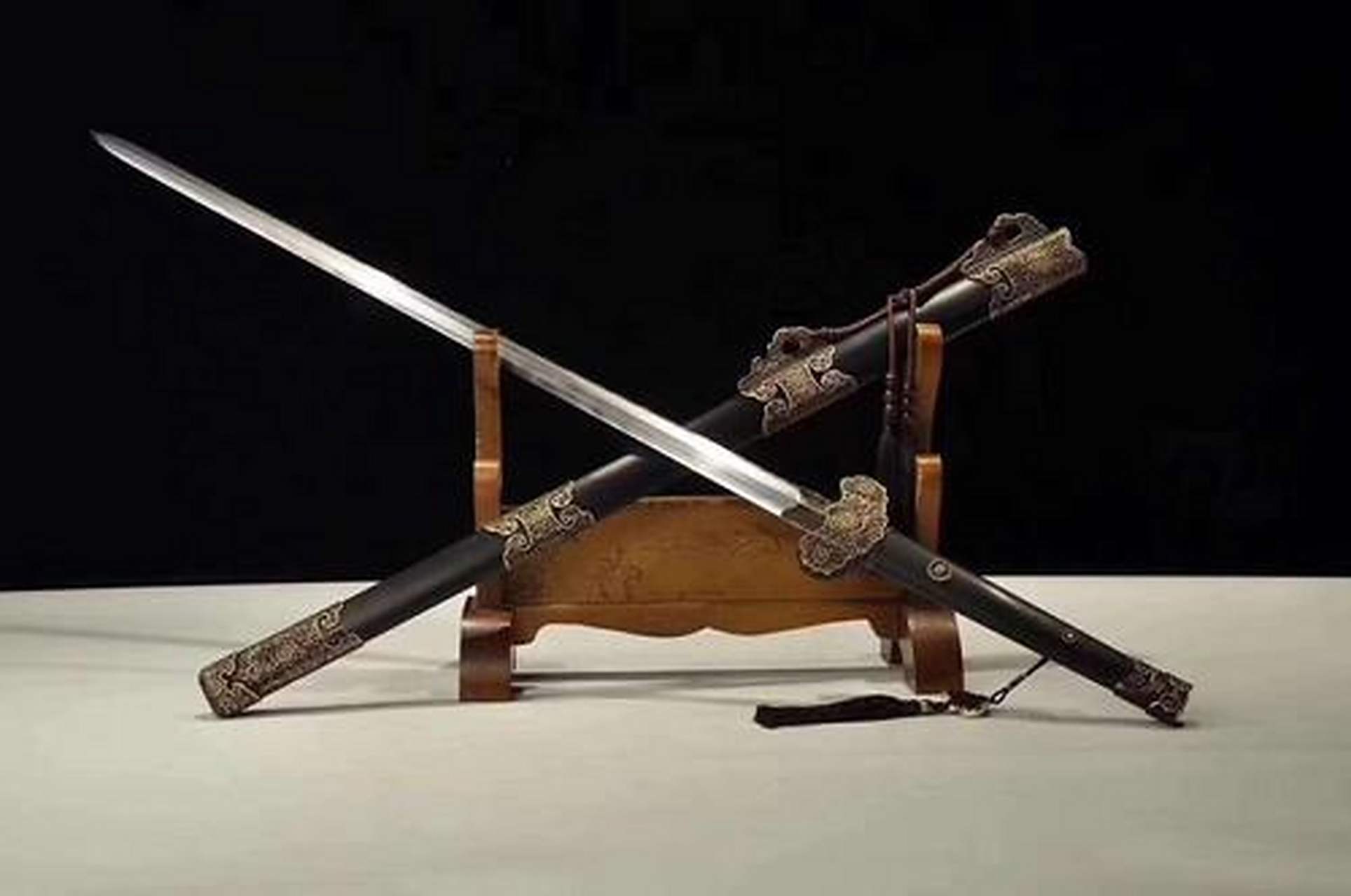 棠溪宝剑是名冠中国九大名剑之首.古代传统铸剑技艺,产自棠溪(今驻马