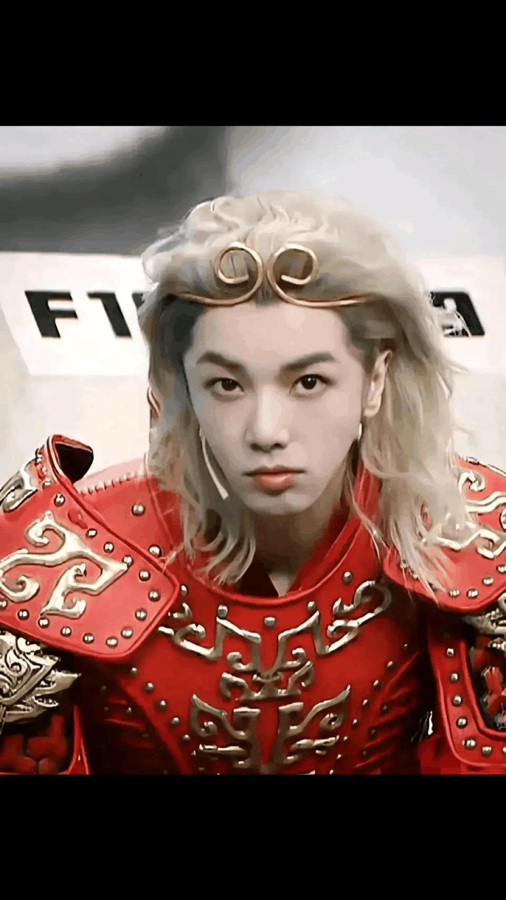 gif创作人#  论颜值,华晨宇的孙悟空恐怕已经超过了周星驰!