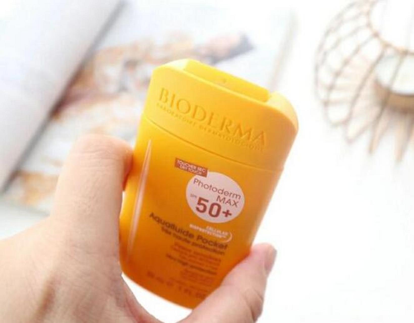 贝德玛皙妍防晒,贝德玛的这款防晒霜主打低敏,是无油配方,上脸之后是