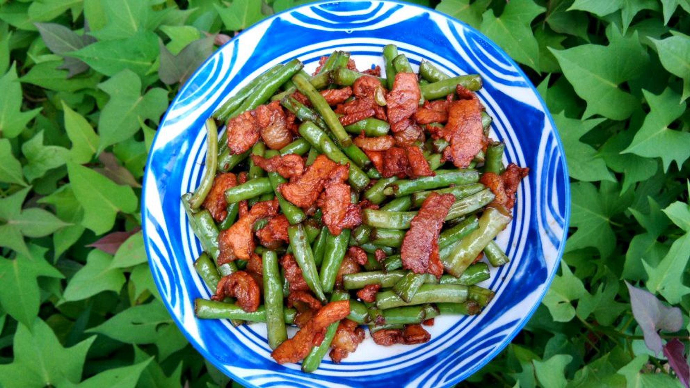 豆角炒肉 这道菜还有一个别名:乱棍打死猪八戒.  #动态创作月