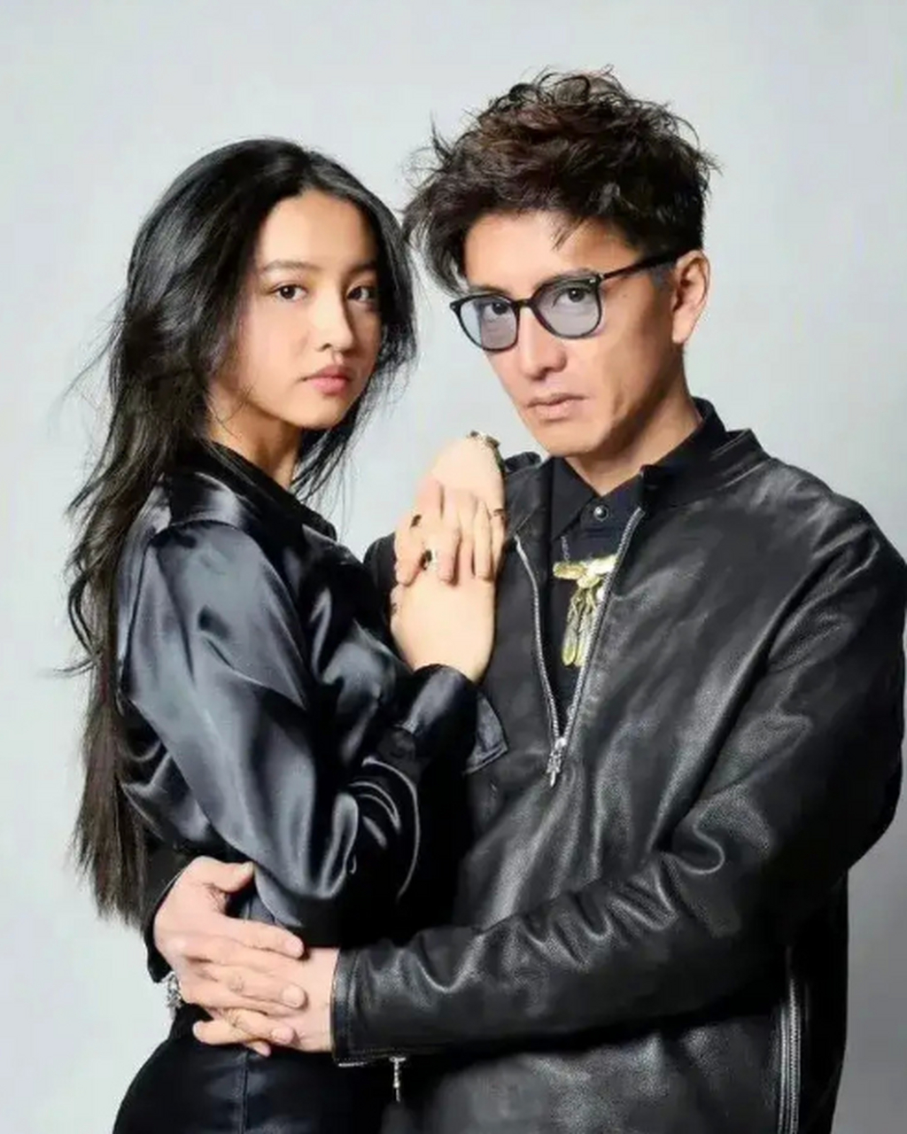 据悉,木村拓哉嫌弃老婆是"黄脸婆",已经人老珠黄,两人已经决定和平