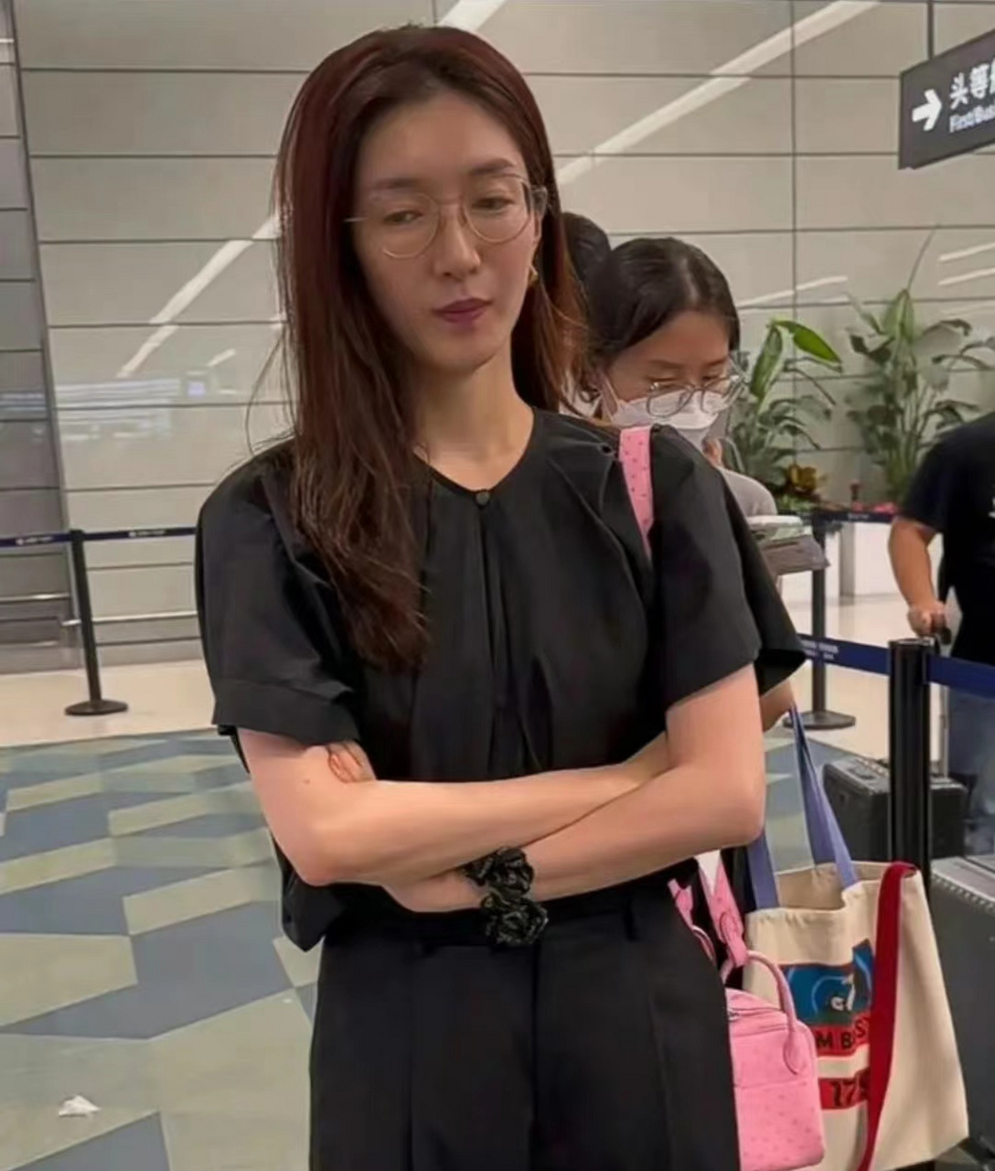 江疏影没化妆都这么漂亮,不愧是女神级别的[鲜花]#新手帮扶计划