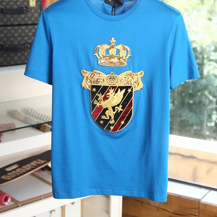 杜嘉班纳2020原单新款短袖t恤,时尚单品设计,定制时尚绣花章仔,原版