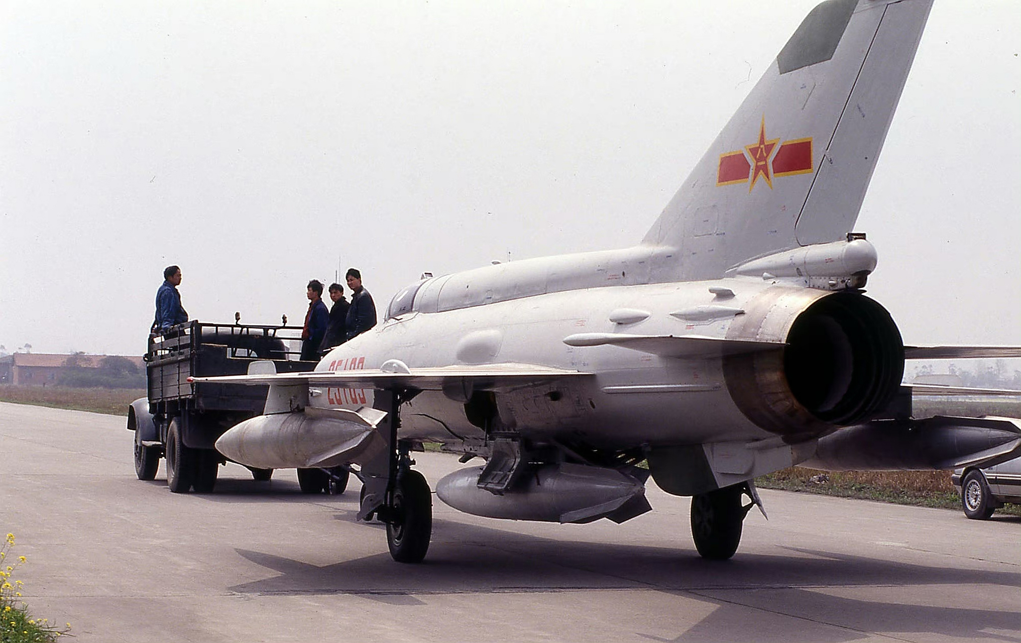 由于我国空军的歼-7d战斗机已经退役,我以为这辈子再也看不到这些飞机