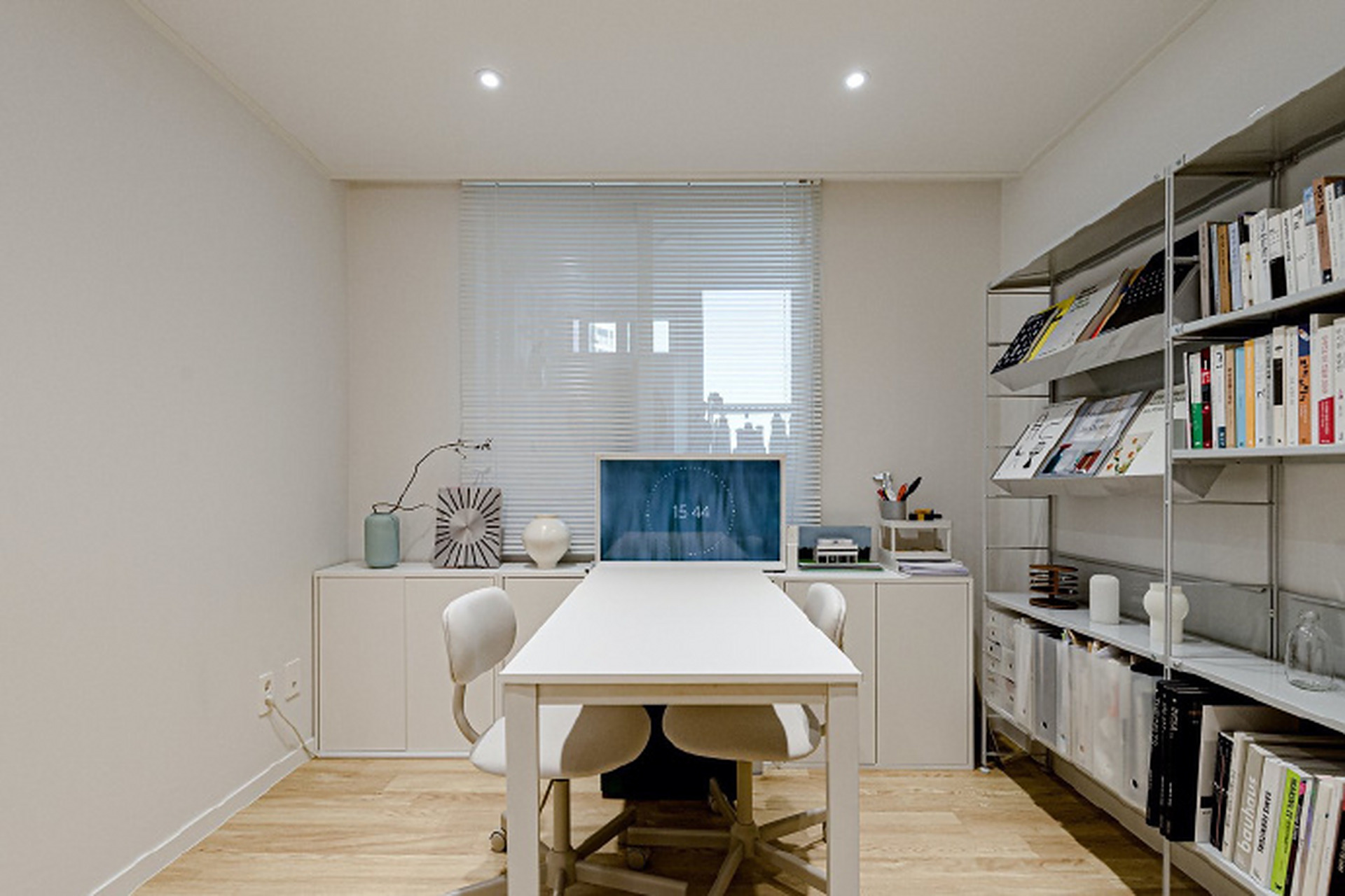 韩国现代极简小户型装修设计.       #五一来逛我家##沪佳好声音