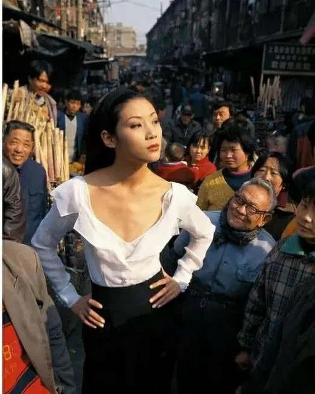 上世纪90年代女性服装图片