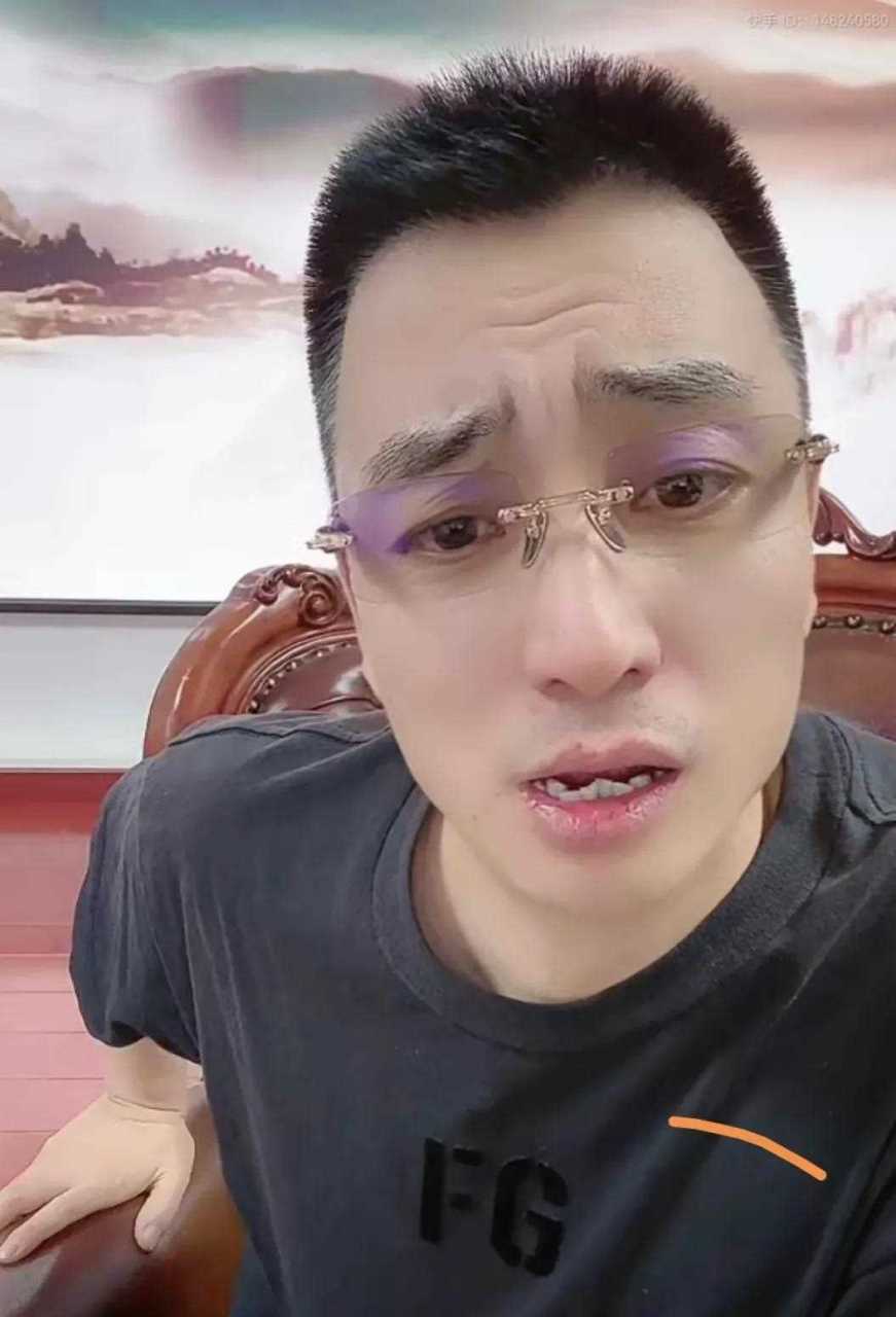 豪情龙哥调侃自己策划全网干辛巴[发怒]            豪情龙哥连麦表示