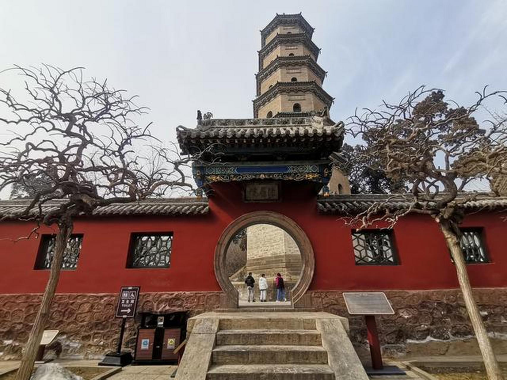 奉圣寺以北有一座小院,和十方奉圣禅寺共同构成了晋祠佛教建筑群的