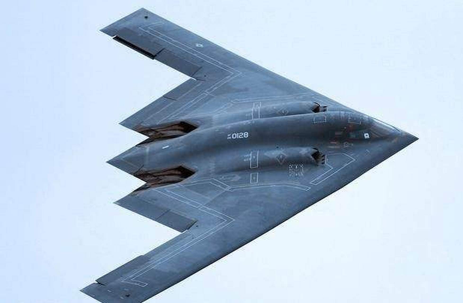 早在1999年的科索沃战争时期,美军的第一代f117隐身战机和b2隐身轰炸