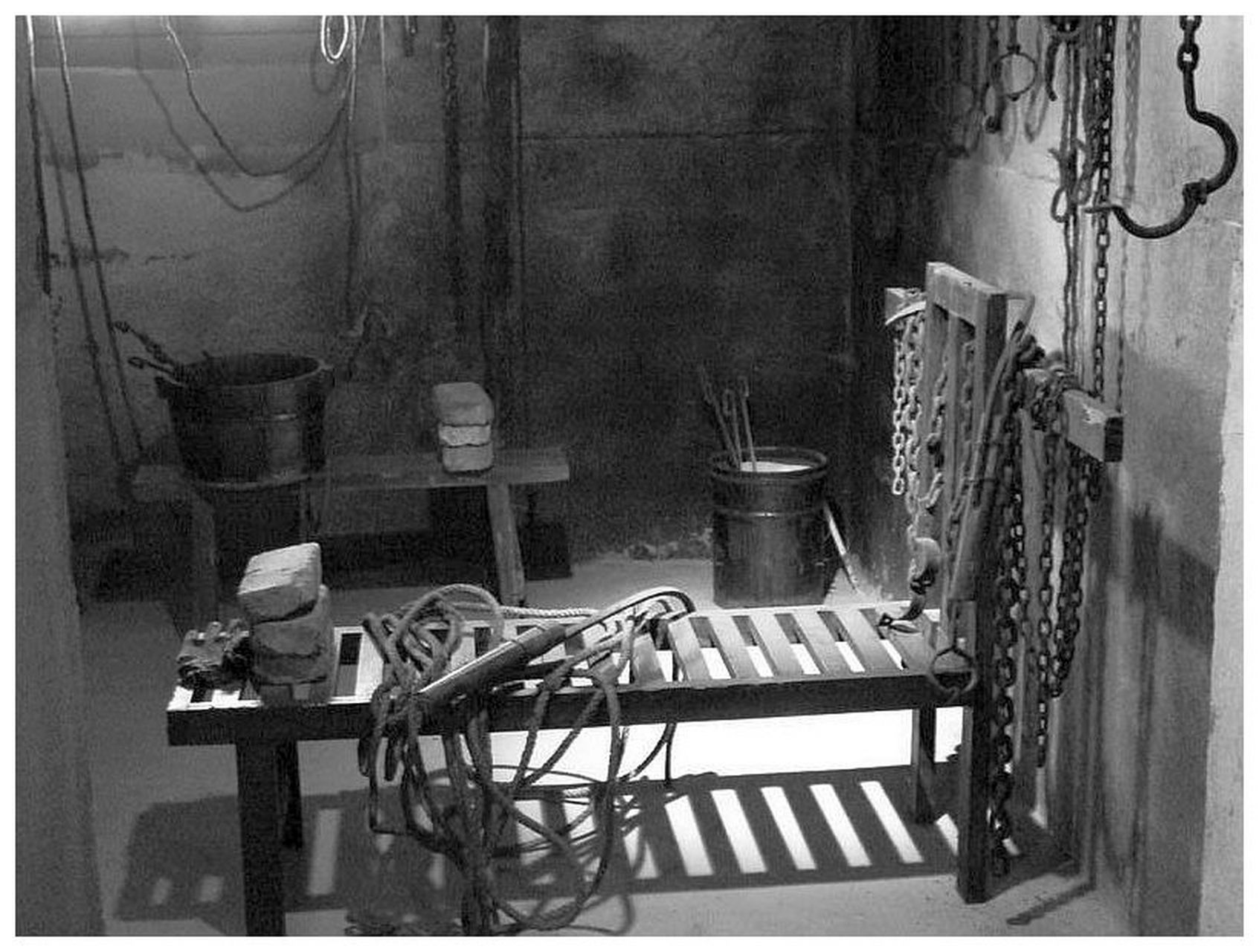 二战时期,一间日军的刑讯室